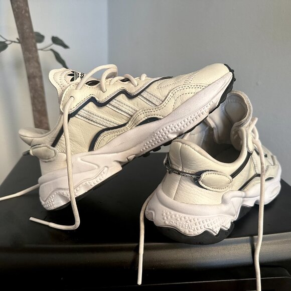adidas Ozweego Retro Low-Top Sneakers | Women’s 4.5 | Cream/White - Picture 1 of 8